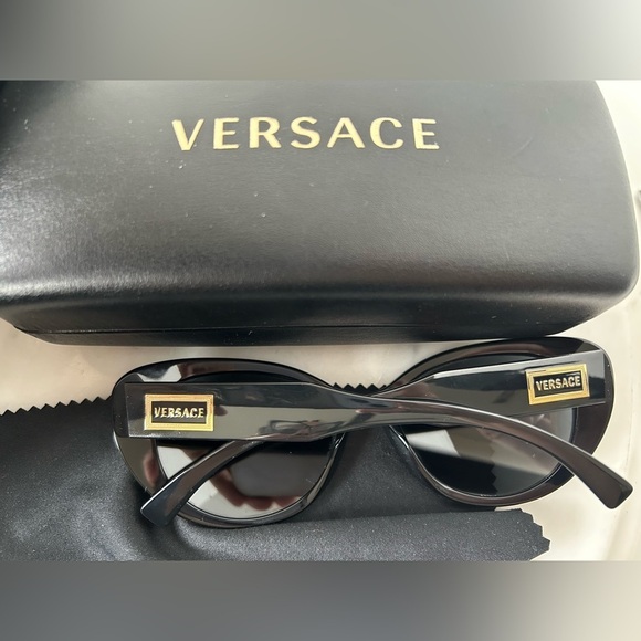 NEW VERSACE BLK CAT EYE, GOLD HARDWARE, ORIGINAL BOX, BOOKLET, MICROFIBER CLOTH - Picture 8 of 10